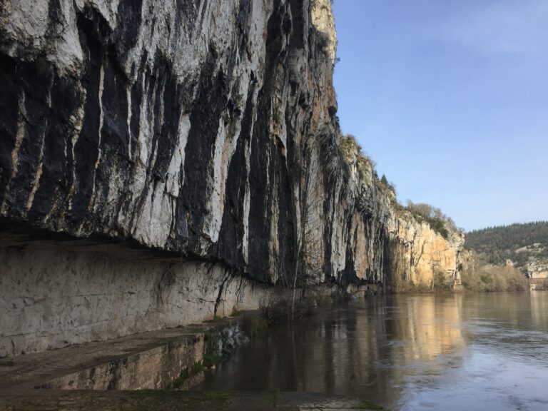 Le chemin de Halage à Bouziès